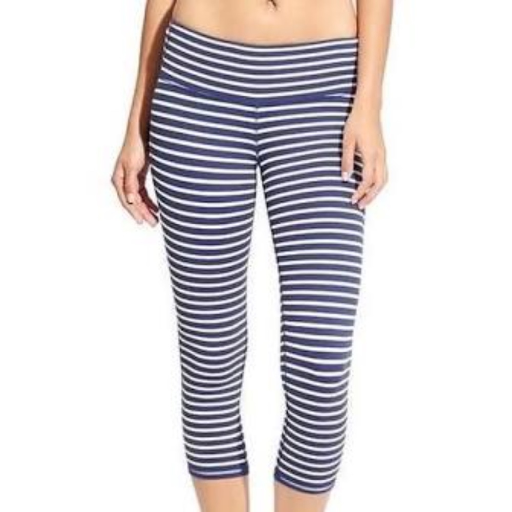 ATHLETA NAVY & WHITE STRIPE CAPRI LEGGINGS LARGE
